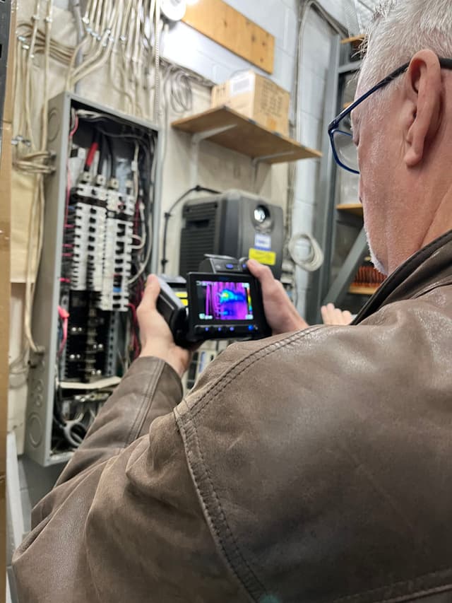 Students in thermography course