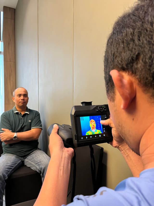 Students in thermography course